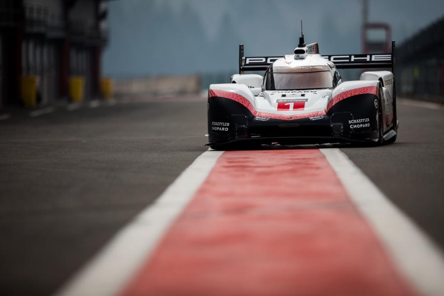  Porsche 919 Hybrid Evo 2018 года  (фото 10 из 17)